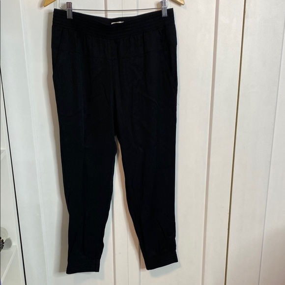 Wilfred Aritzia | Classic Black womens joggers - small - Picture 1 of 5